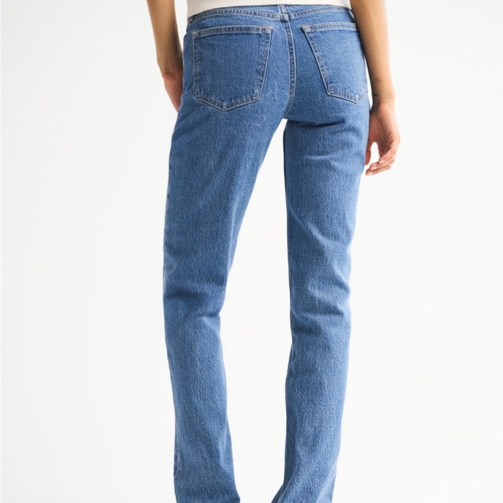 Abercrombie & Fitch 90s Mid Rise Straight Leg Jean